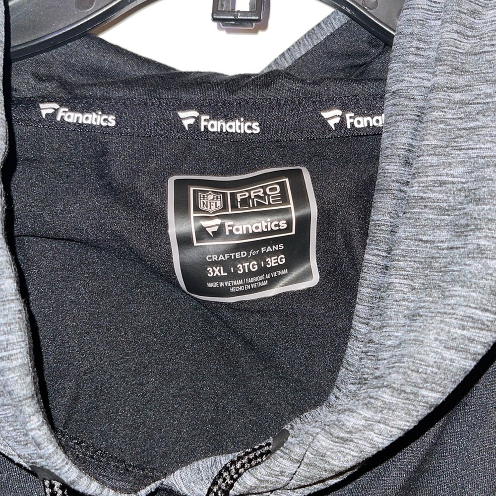 Light weight Oakland Raiders hoodie. - Picture 4 of 5